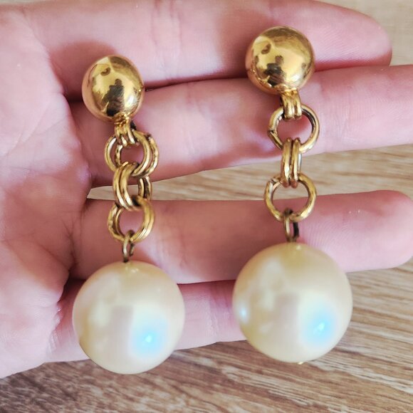 Vintage Monet Large Faux Pearl Drop Gold Tone Chain Statement Earrings - Picture 1 of 5
